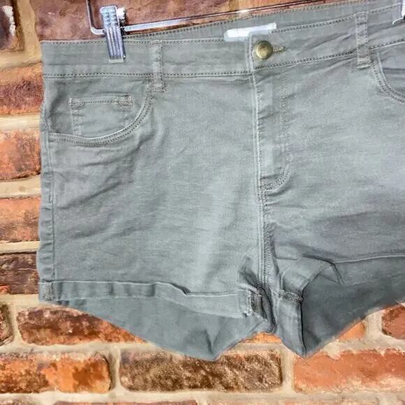 H&M Army Green Wash Denim Mini Jean Shorts Women's Size US 12 - Picture 2 of 5